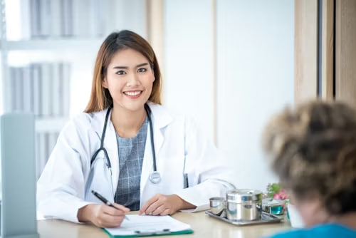 Consulta médica regular como parte do acompanhamento de saúde